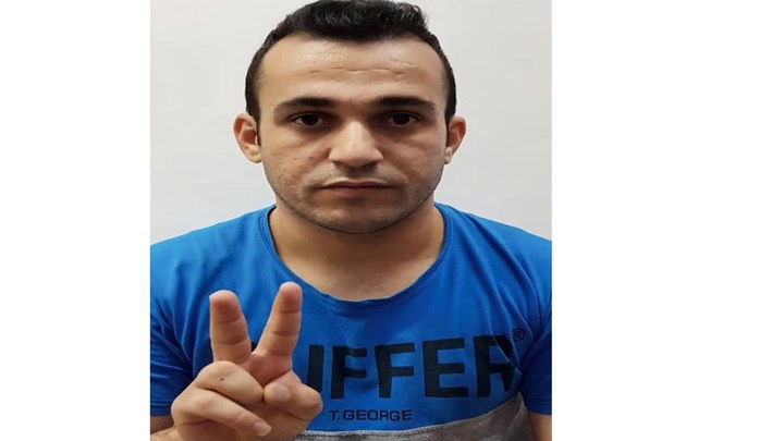ڕامین حوسێن پەناهی بە دوورینی لێوی مانی لەخواردن گرت ڕامین حوسێن پەناهی بە دوورینی لێوی مانی لەخواردن گرت