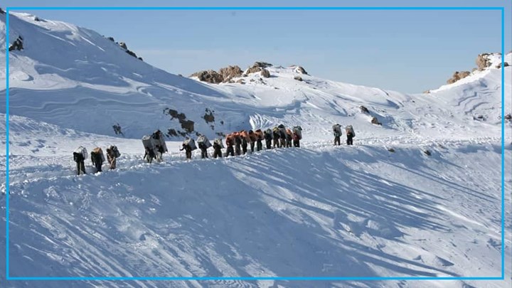 زخمی شدن یک کولبر در ارتفاعات بانە زخمی شدن یک کولبر در ارتفاعات بانە