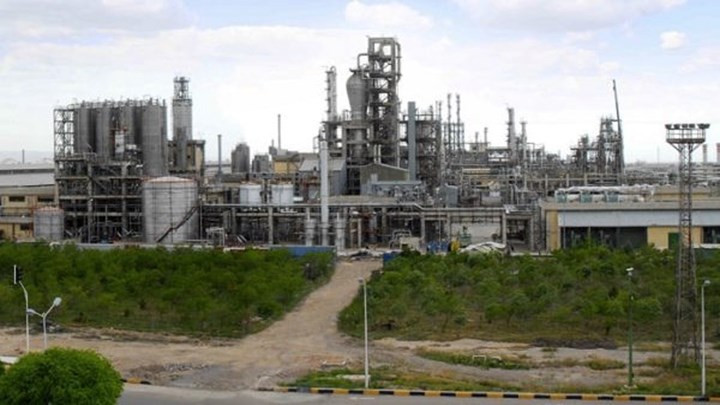 کرێکارانی پترۆشیمی بێستوونی کرماشان مانیان لەخواردن گرت کرێکارانی پترۆشیمی بێستوونی کرماشان مانیان لەخواردن گرت